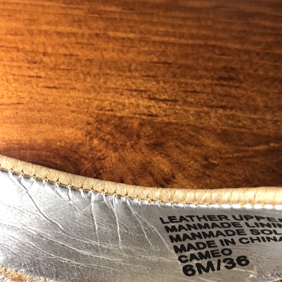 Audrey Brooke Cameo Loafers Size 6M Silver/Tan - Picture 8 of 8